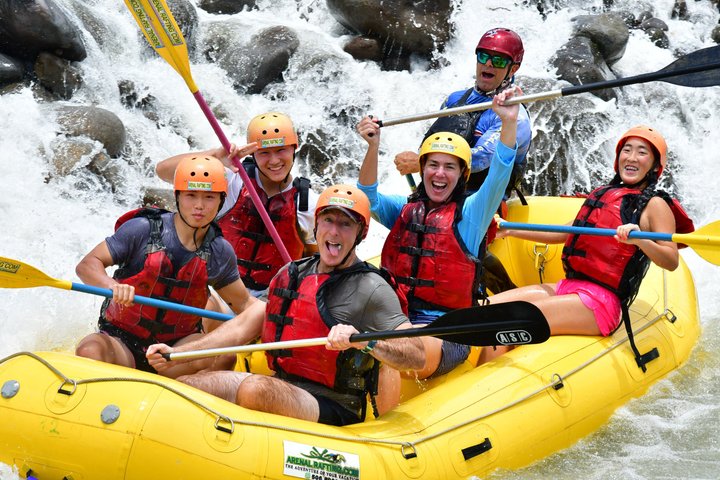 Balsa River White Water Rafting class 2/3 in Costa Rica