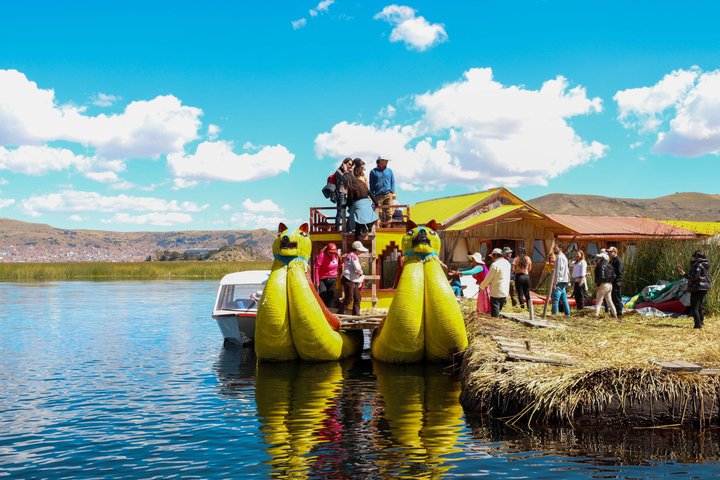 Full Day Tour Uros and Taquile Islands (Speed Boat)