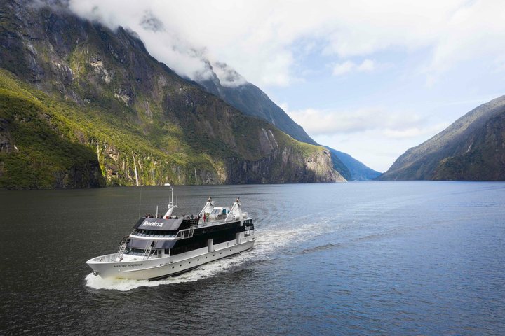 Milford Sound Cruise - RealNZ