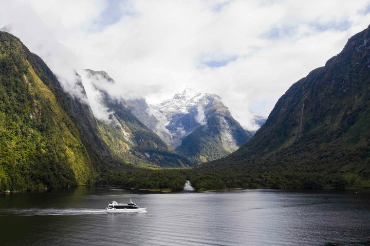 Milford Sound Cruise - RealNZ