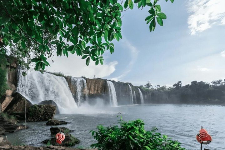 Dray Nur Waterfall Ede Cuisine and Local Village Experience