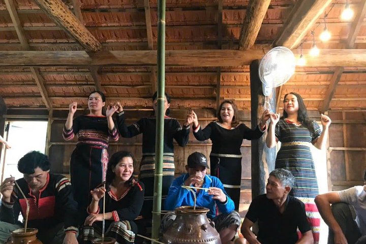 Dray Nur Waterfall Ede Cuisine and Local Village Experience