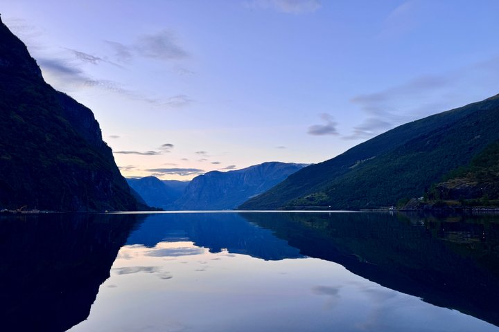 Private yacht Cruise in Flåm and Gudvangen, Nærøyfjord