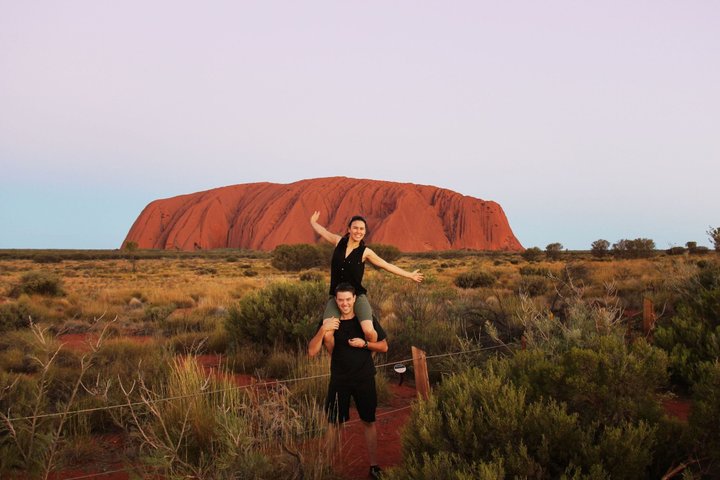Uluru Day Trip from Alice Springs Including BBQ Dinner