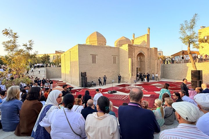 Bukhara: Walking Tour with a Small Group. Complete Guidance