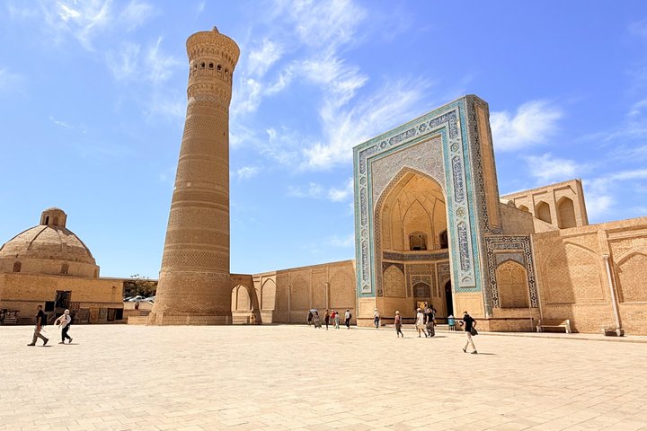 Bukhara: Walking Tour with a Small Group. Complete Guidance