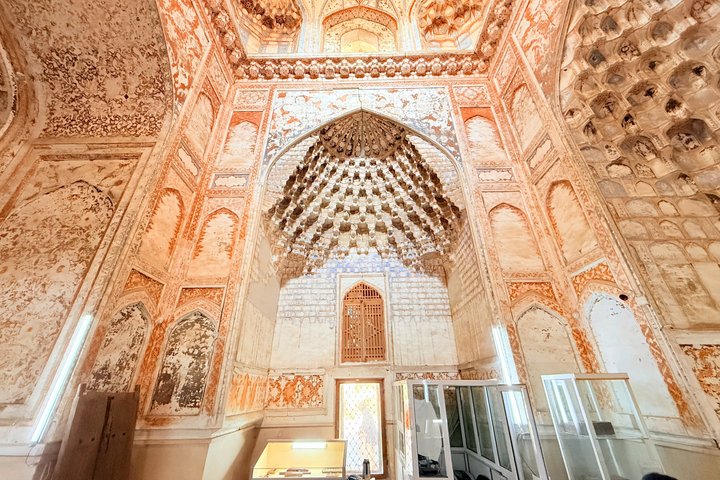 Bukhara: Walking Tour with a Small Group. Complete Guidance