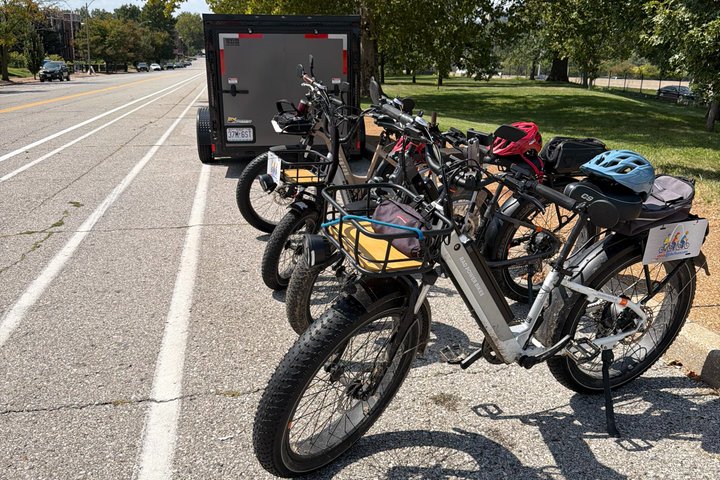 Forest Park E-Bike Tour with Optional Saint Louis Zoo Visit