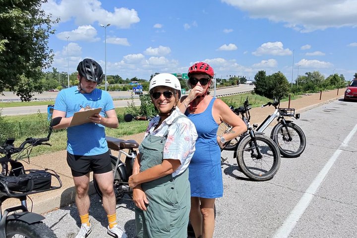 Forest Park E-Bike Tour with Optional Saint Louis Zoo Visit