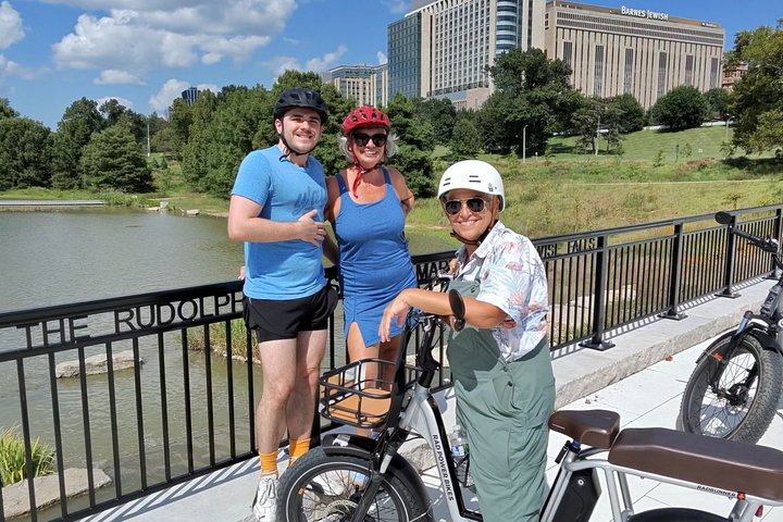 Forest Park E-Bike Tour with Optional Saint Louis Zoo Visit