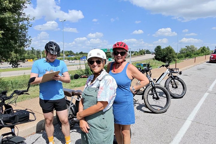 Forest Park E-Bike Tour with Optional Saint Louis Zoo Visit