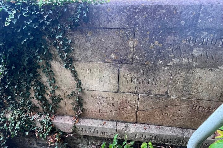 Oakham's Horrible History Private Tour - 'Orrible gore & ghosts!