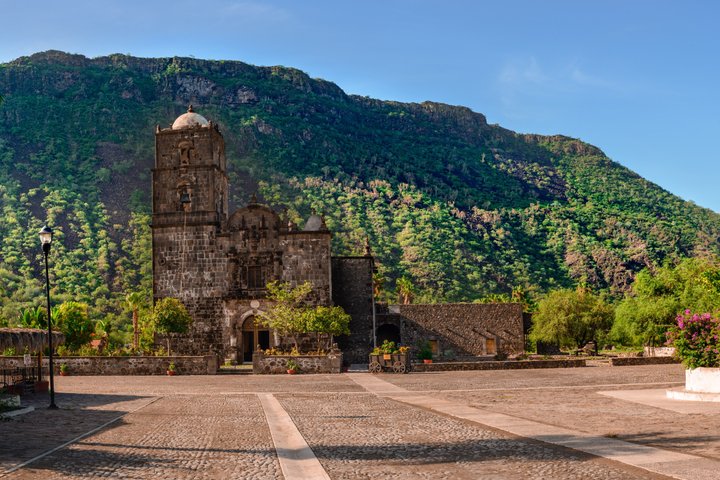 Explore San Javier Mission Lunch Walk and Historical Tour