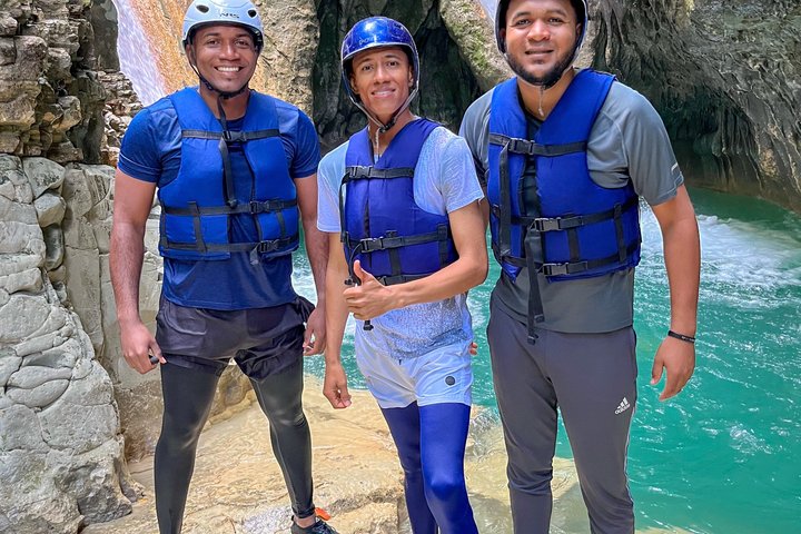 7 Waterfalls in Puerto Plata + a Delicious Local lunch.