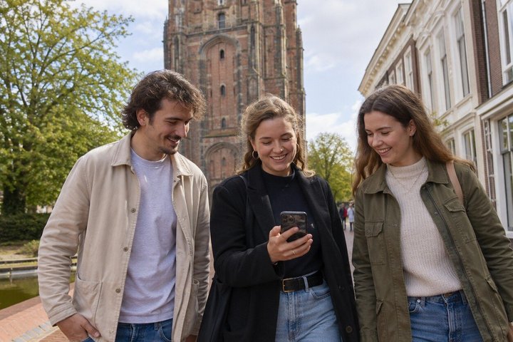 Leeuwarden Scavenger Hunt: Self-Guided City Exploration Game