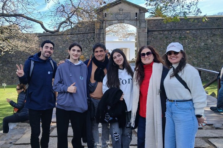 Walking tour through the Historic Neighborhood