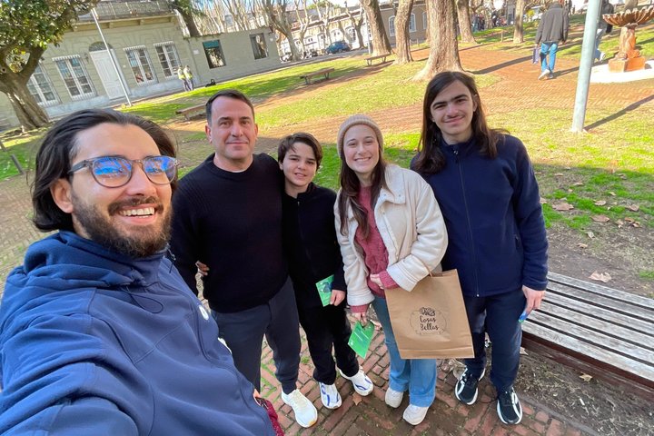 Walking tour through the Historic Neighborhood