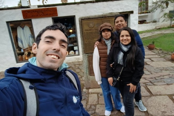 Walking tour through the Historic Neighborhood