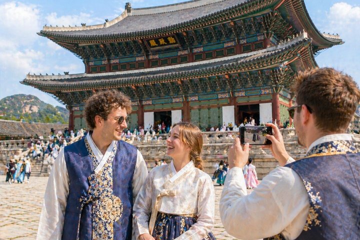 Full-day Customizable Private Seoul Highlight Tour