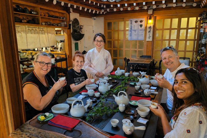 Full-day Customizable Private Seoul Highlight Tour