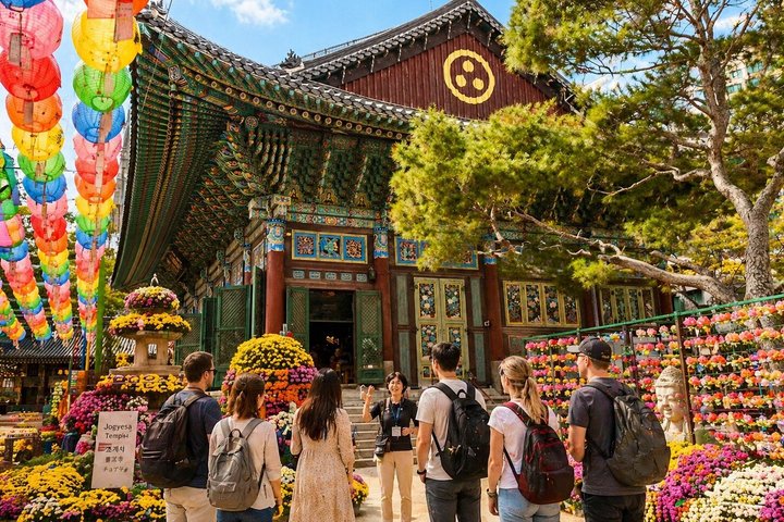 Small Group Seoul Highlight Tour opt. Hanbok & Tea Ceremony