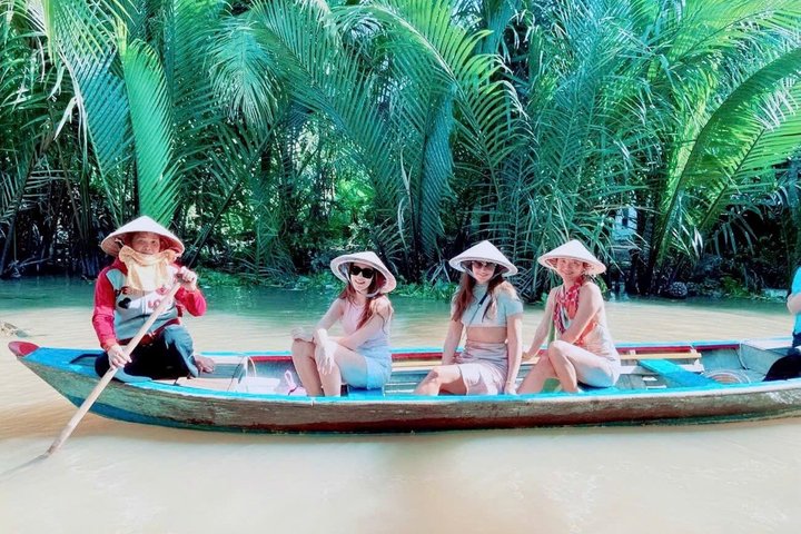 Cu Chi Tunnels and Mekong Delta VIP Tour by Limousine