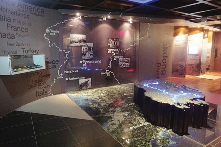 Daegu's Top Attractions on a private tour with a Licensed guide