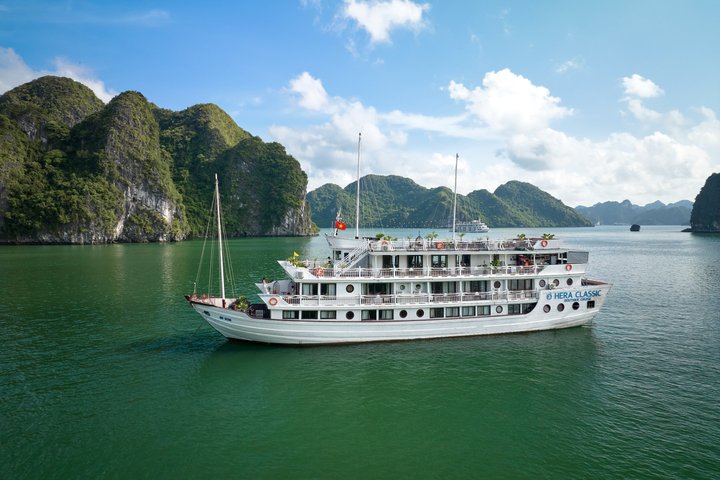 Ha Long Bay 3D2N Premium Cruise Experience from Hanoi