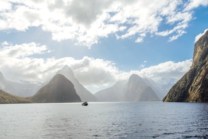 Milford Sound Flight and Cruise Tour from Queenstown